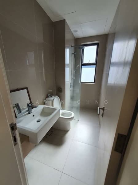 Servis Apartment untuk Dijual di South View - Caven Chng - Bathroom - PropertyGuru.com.my