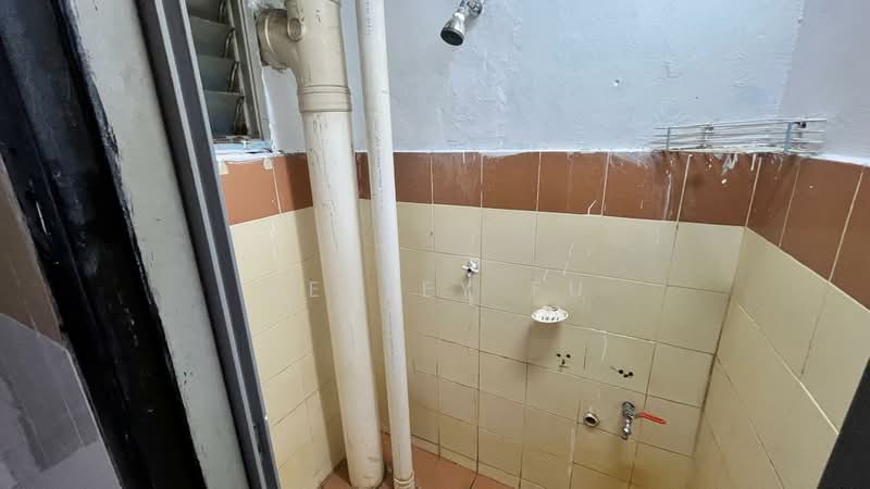 Pangsapuri untuk Dijual di Apartment Sri Rakyat - Wesley Fu - Bathroom - PropertyGuru.com.my