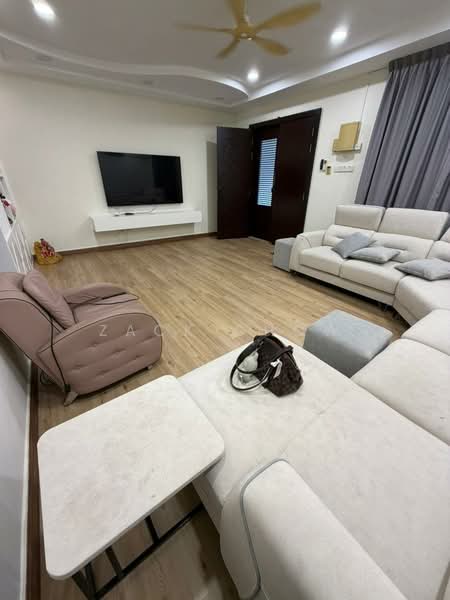 2-storey Terraced House for Sale in Bandar Indahpura (Kulai) - Zack Chow - Living Room - PropertyGuru.com.my