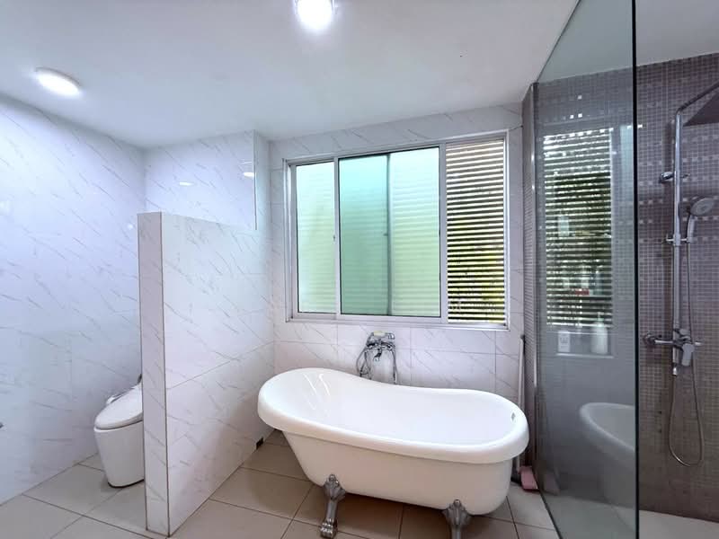 Semi-Detached House for Sale in East Ledang (Iskandar Puteri (Nusajaya)) - Karl Lim - Bathroom - PropertyGuru.com.my