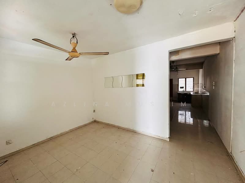 2-storey Terraced House for Sale in Taman Perling (Perling) - Azlina Muslim - Interior - PropertyGuru.com.my
