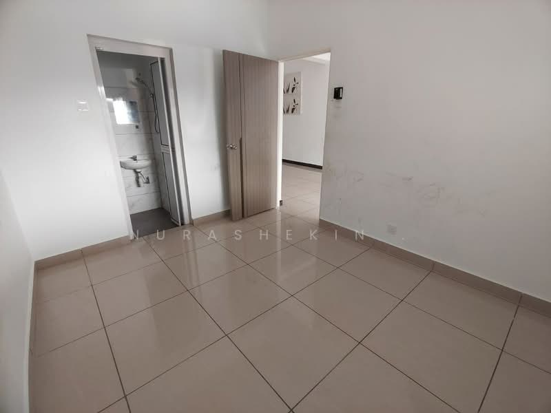 Rumah Teres 1 Tingkat untuk Dijual di Bandar Rinching Seksyen 1 (Semenyih) - Nurashekin . - Master bedroom - PropertyGuru.com.my