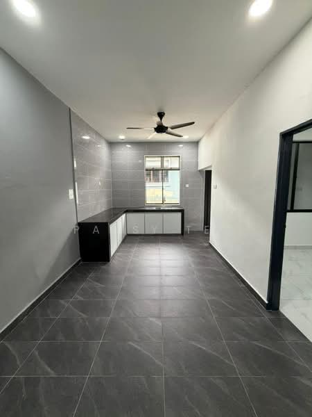 1-storey Terraced House for Sale in Taman Universiti (Skudai) - Pansy Teo - Kitchen - PropertyGuru.com.my