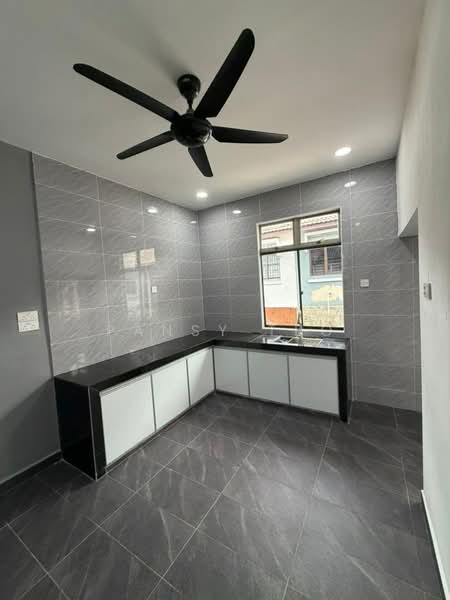 1-storey Terraced House for Sale in Taman Universiti (Skudai) - Pansy Teo - Kitchen - PropertyGuru.com.my