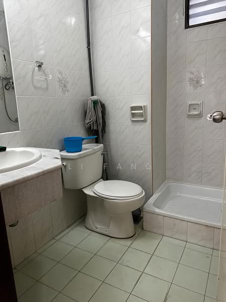 Pangsapuri untuk Disewa di Desa Samudra - Li Fang - Bathroom - PropertyGuru.com.my