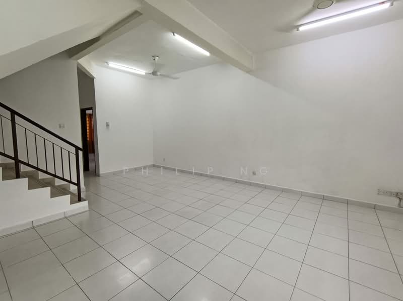 Rumah Teres 2 Tingkat untuk Dijual di Semenyih (Selangor) - Philip Ng - Living Room - PropertyGuru.com.my