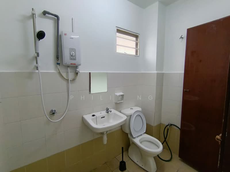Rumah Teres 2 Tingkat untuk Dijual di Semenyih (Selangor) - Philip Ng - Bathroom - PropertyGuru.com.my