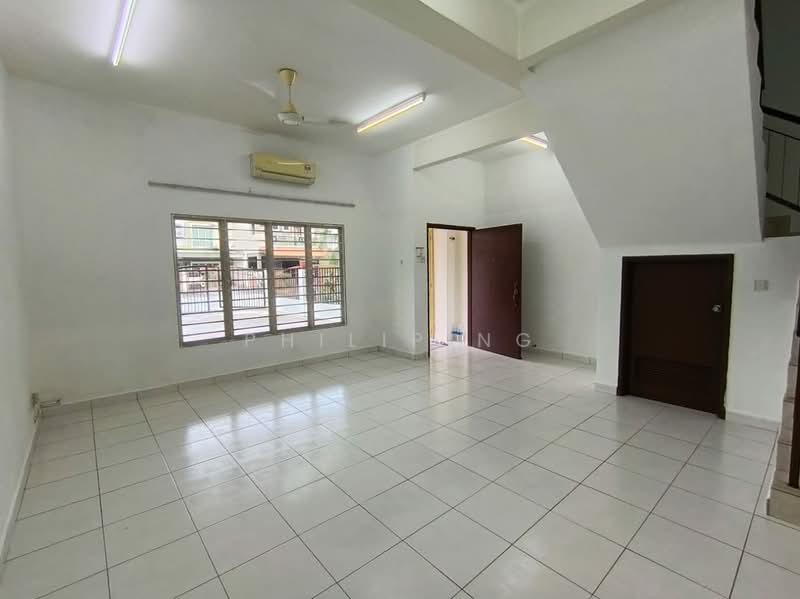 Rumah Teres 2 Tingkat untuk Dijual di Semenyih (Selangor) - Philip Ng - Living Room - PropertyGuru.com.my