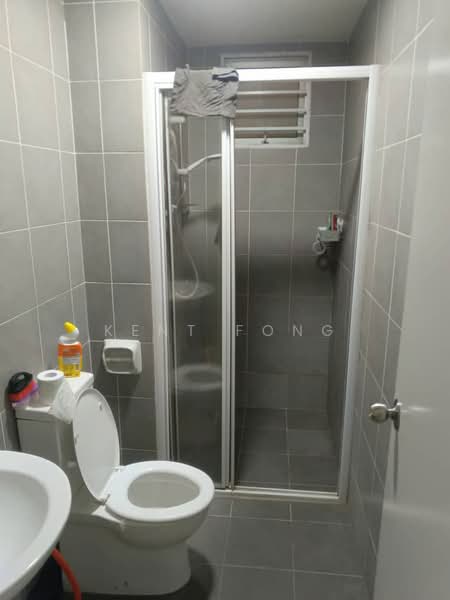Servis Apartment untuk Disewa di Savanna Executive Suite @ Southville City - Kent Fong - Bathroom - PropertyGuru.com.my