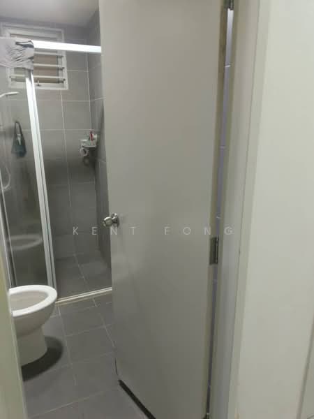 Servis Apartment untuk Disewa di Savanna Executive Suite @ Southville City - Kent Fong - Bathroom - PropertyGuru.com.my