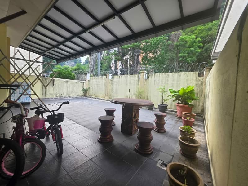 Rumah Teres untuk Dijual di Batu Caves (Selangor) - Kew . - Exterior - PropertyGuru.com.my