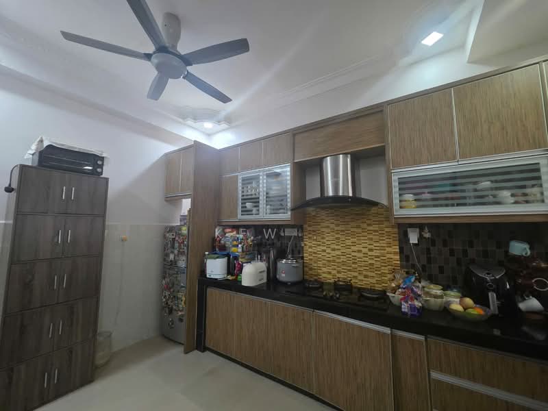Rumah Teres untuk Dijual di Batu Caves (Selangor) - Kew . - Kitchen - PropertyGuru.com.my