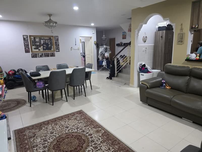 Rumah Teres untuk Dijual di Batu Caves (Selangor) - Kew . - Living Room - PropertyGuru.com.my