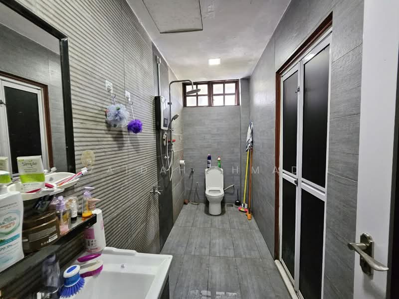Rumah Banglo untuk Dijual di Seksyen 9 (Shah Alam) - Zaidah Ahmad - Bathroom - PropertyGuru.com.my