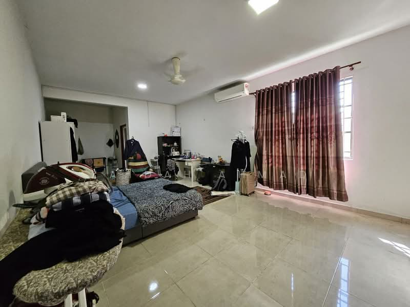 Rumah Banglo untuk Dijual di Seksyen 9 (Shah Alam) - Zaidah Ahmad - Bedroom - PropertyGuru.com.my