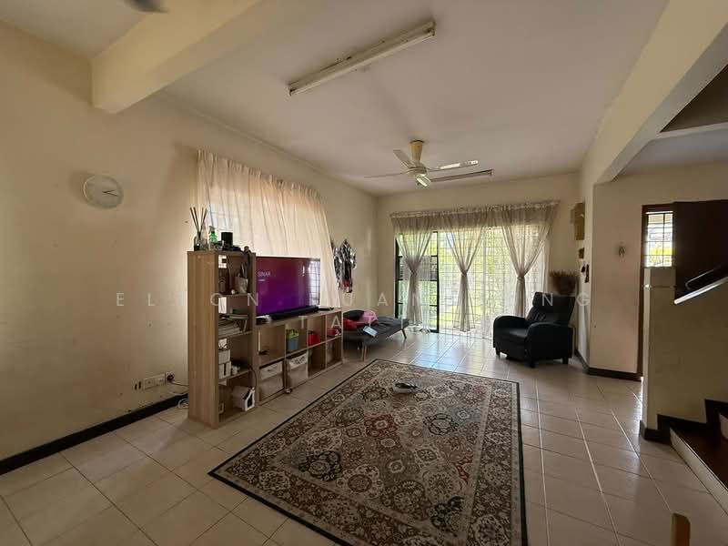Rumah Teres 2 Tingkat untuk Disewa di Bandar Sri Damansara (Selangor) - Elton Kuan Yung Tatt - Living Room - PropertyGuru.com.my