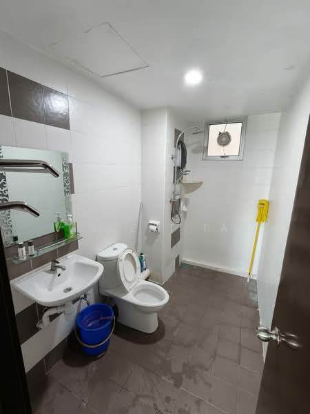Condominium for Rent at The Golden Triangle Condominium - Vincent Tan - Bathroom - PropertyGuru.com.my