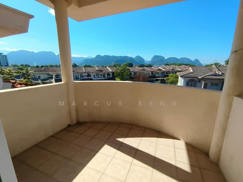 Rumah Teres 2.5 Tingkat untuk Dijual di Ipoh Garden (Ipoh) - Marcus Seng - Balcony - PropertyGuru.com.my