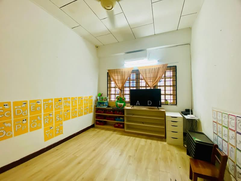 Semi-Detached House for Sale in Ampang Jaya (Ampang) - Adilah Adib - Study - PropertyGuru.com.my
