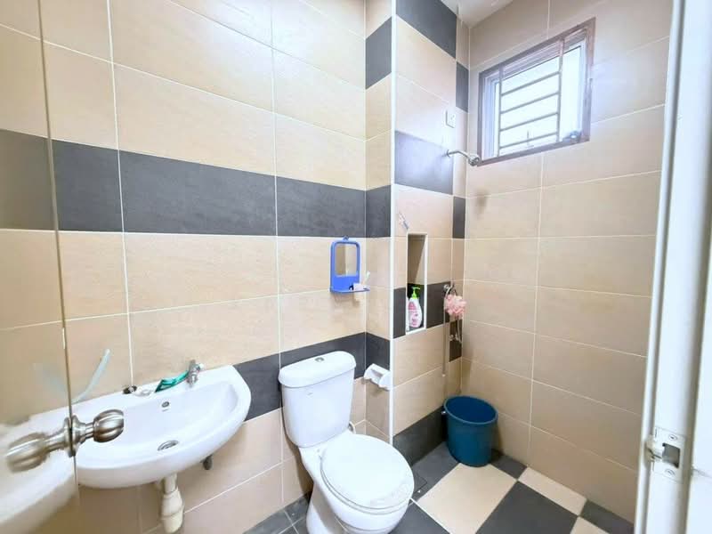 2-storey Terraced House for Sale in Taman Bestari Indah (Ulu Tiram) - Karl Lim - Bathroom - PropertyGuru.com.my