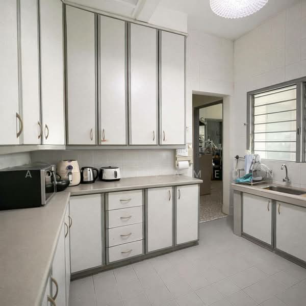 Bungalow House untuk Dijual di Bukit Bangsar (Bangsar) - Adzura Zamedin - Kitchen - PropertyGuru.com.my