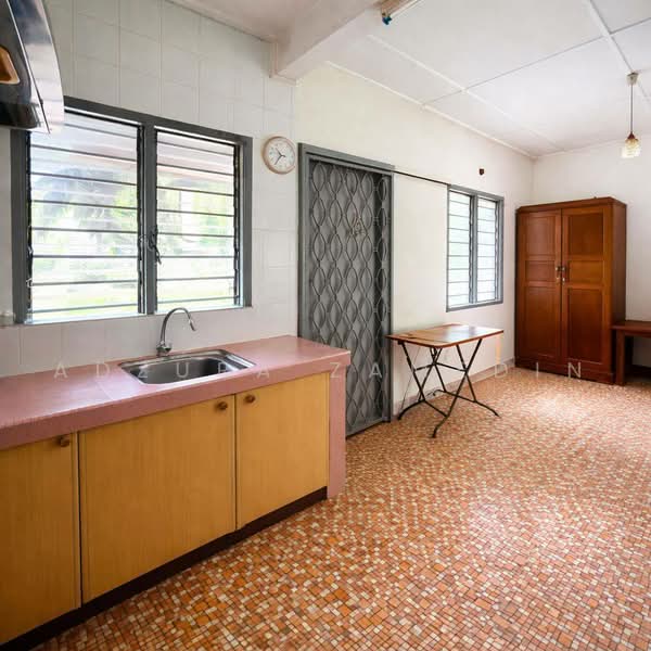 Bungalow House untuk Dijual di Bukit Bangsar (Bangsar) - Adzura Zamedin - Kitchen - PropertyGuru.com.my