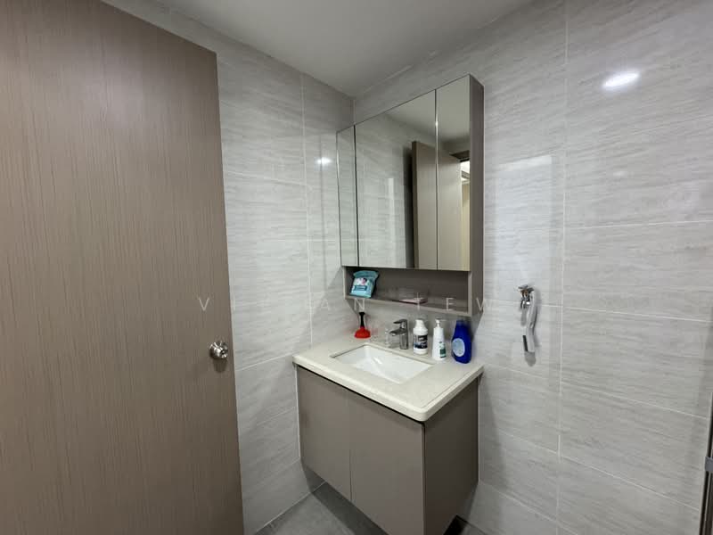 Servis Apartment untuk Disewa di Baron Residence @ Lake City - Vivian Tew - Bathroom - PropertyGuru.com.my