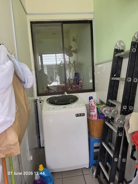 Rumah Teres 2 Tingkat untuk Dijual di Taman Putra Impiana (Puchong) - Amy Chin - Balcony - PropertyGuru.com.my