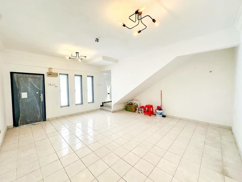 Rumah Teres 2 Tingkat untuk Dijual di Kota Perdana (Seri Kembangan) - Nurashekin . - Living Room - PropertyGuru.com.my