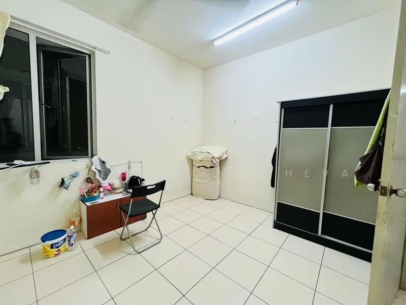 Kondominium untuk Dijual di Platinum Lake PV 10 - Zarema Kulbuzheva - Bedroom - PropertyGuru.com.my