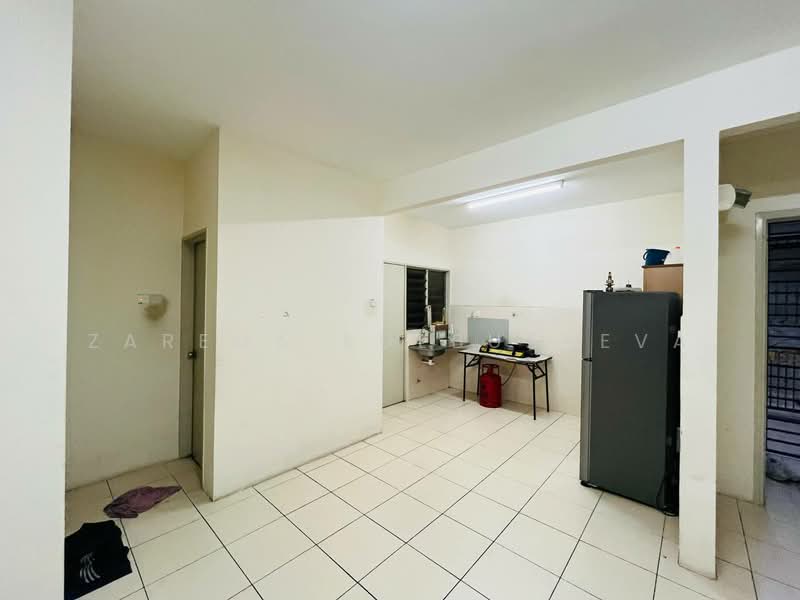 Kondominium untuk Dijual di Platinum Lake PV 10 - Zarema Kulbuzheva - Kitchen - PropertyGuru.com.my