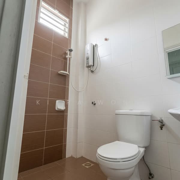 1-storey Terraced House for Sale in Taman Saujana Permai (Bukit Katil) - Kiera Wong - Bathroom - PropertyGuru.com.my
