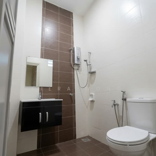 1-storey Terraced House for Sale in Taman Saujana Permai (Bukit Katil) - Kiera Wong - Bathroom - PropertyGuru.com.my