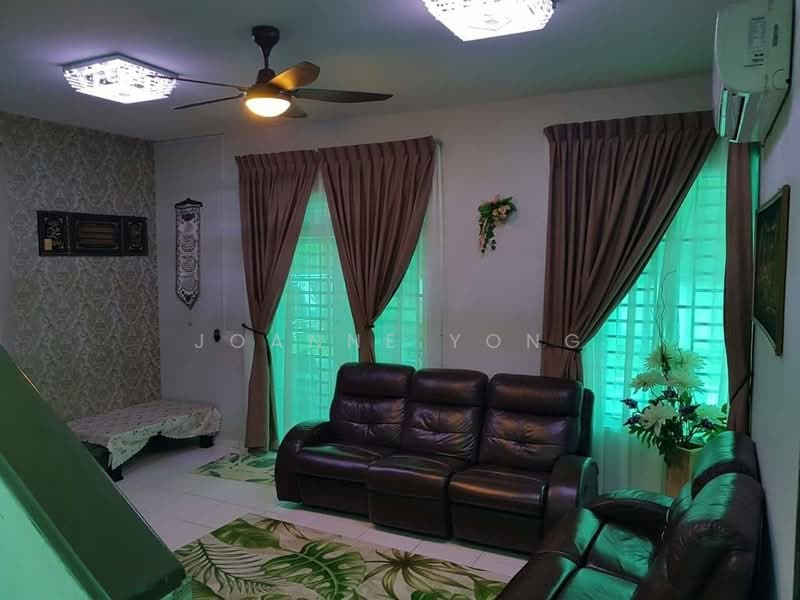 1.5-storey Terraced House for Sale in Gelang Patah (Johor) - Joanne Yong - Living Room - PropertyGuru.com.my