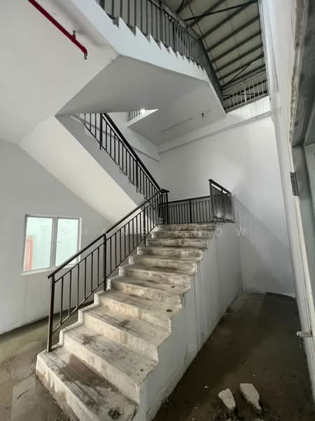 Detached Factory for Rent in Kawasan Perindustrian Kundang (Rawang) - Shane Khow - Interior - PropertyGuru.com.my