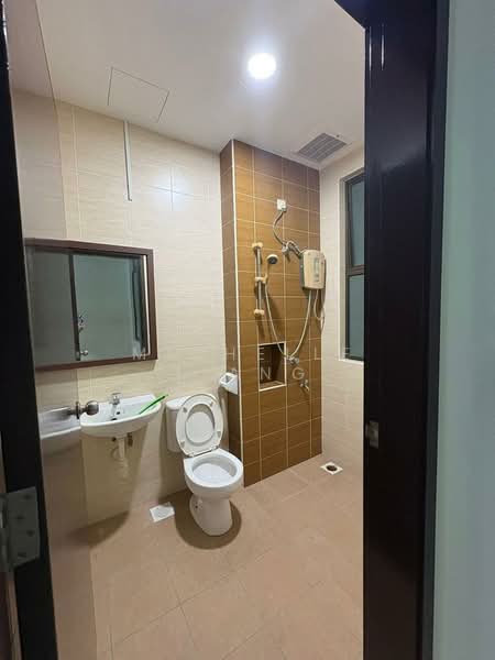 Rumah Teres 2 Tingkat untuk Dijual di Taman Molek (Johor Bahru) - Michelle Liang - Bathroom - PropertyGuru.com.my