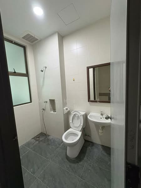 Rumah Teres 2 Tingkat untuk Dijual di Taman Molek (Johor Bahru) - Michelle Liang - Bathroom - PropertyGuru.com.my