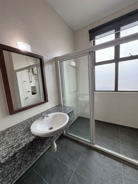 Rumah Teres 2 Tingkat untuk Dijual di Taman Molek (Johor Bahru) - Michelle Liang - Bathroom - PropertyGuru.com.my
