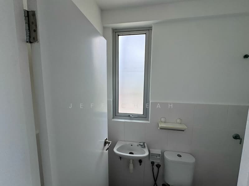 Condominium for Sale at Elevia Residences - Jeff Cheah - Bathroom - PropertyGuru.com.my