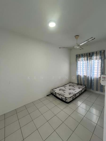 Pangsapuri untuk Disewa di Jalilmas - Ken Fung - Bedroom - PropertyGuru.com.my