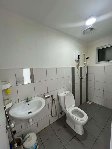 Pangsapuri untuk Disewa di Jalilmas - Ken Fung - Bathroom - PropertyGuru.com.my