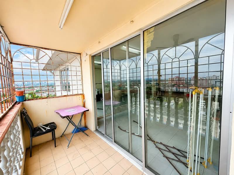 Pangsapuri untuk Dijual di Plaza Indah Apartment - Zarema Kulbuzheva - Balcony - PropertyGuru.com.my