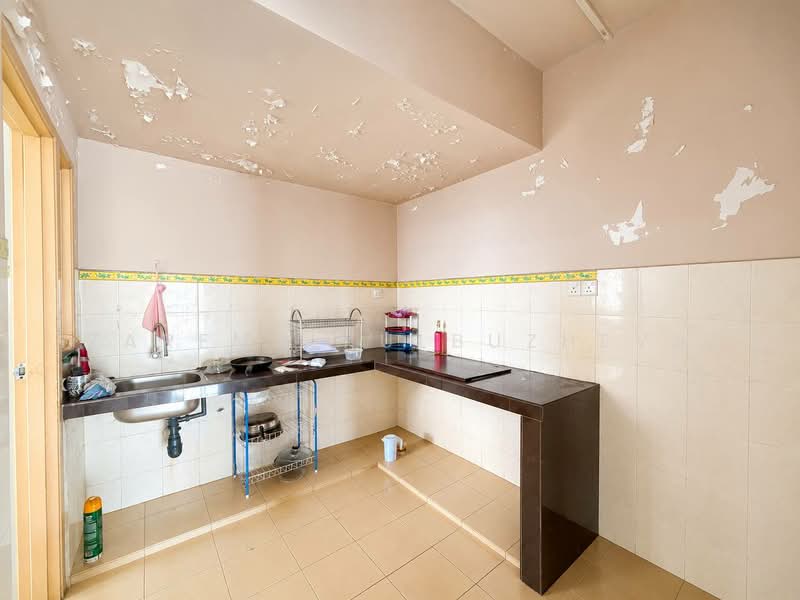 Pangsapuri untuk Dijual di Plaza Indah Apartment - Zarema Kulbuzheva - Kitchen - PropertyGuru.com.my