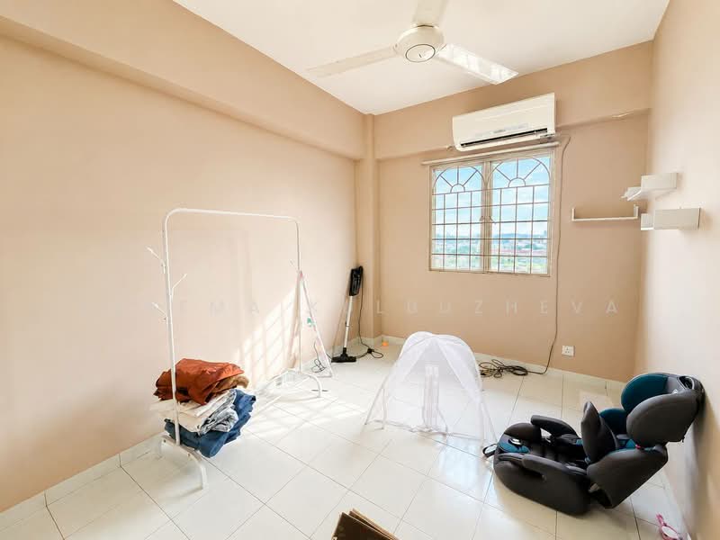 Pangsapuri untuk Dijual di Plaza Indah Apartment - Zarema Kulbuzheva - Bedroom - PropertyGuru.com.my