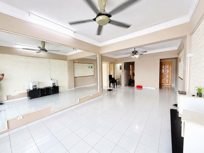 Pangsapuri untuk Dijual di Plaza Indah Apartment - Zarema Kulbuzheva - Living Room - PropertyGuru.com.my