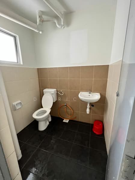 Condominium for Sale at Suria @ Hijau E-Komuniti - Derrick . - Bathroom - PropertyGuru.com.my