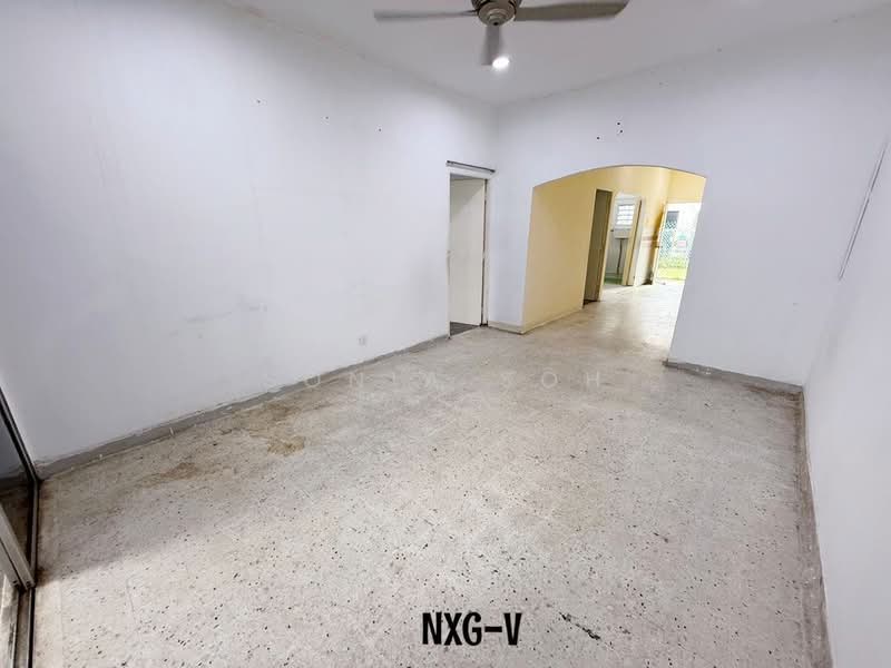 Rumah Teres 1 Tingkat untuk Dijual di Seksyen 18 (Shah Alam) - Sonia Soh - Living Room - PropertyGuru.com.my