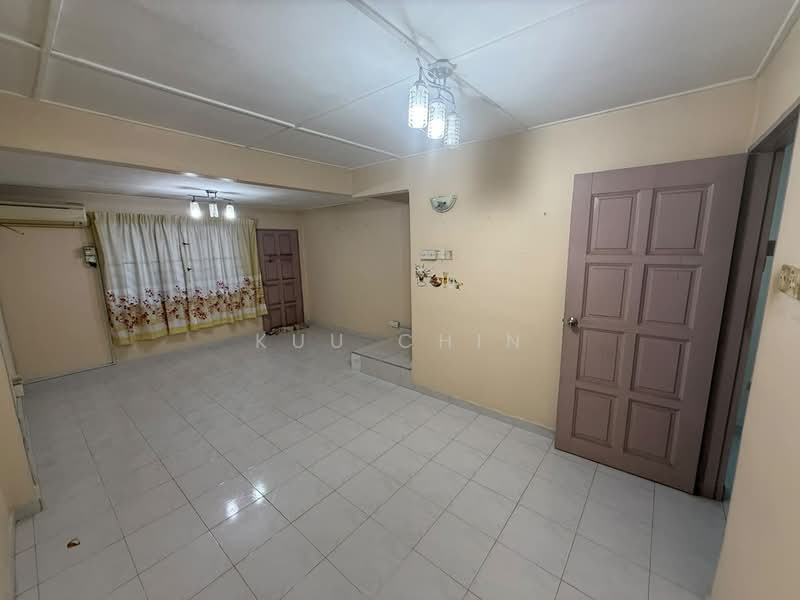 2-storey Terraced House for Sale in Taman Muhibbah (Kulai) - Kuu Chin - Living Room - PropertyGuru.com.my