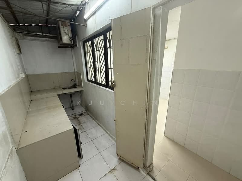 2-storey Terraced House for Sale in Taman Muhibbah (Kulai) - Kuu Chin - Kitchen - PropertyGuru.com.my