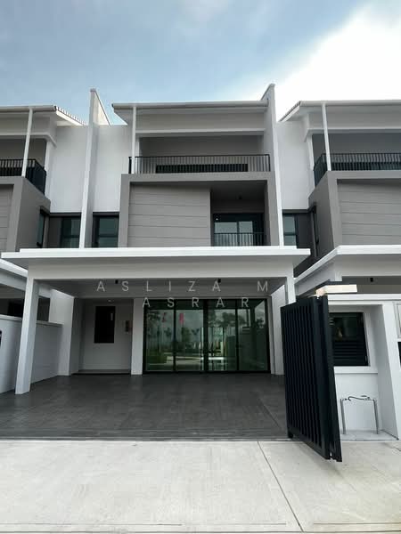 3-storey Terraced House for Sale in Elmina (Shah Alam) - Asliza Md Asrar - Exterior - PropertyGuru.com.my